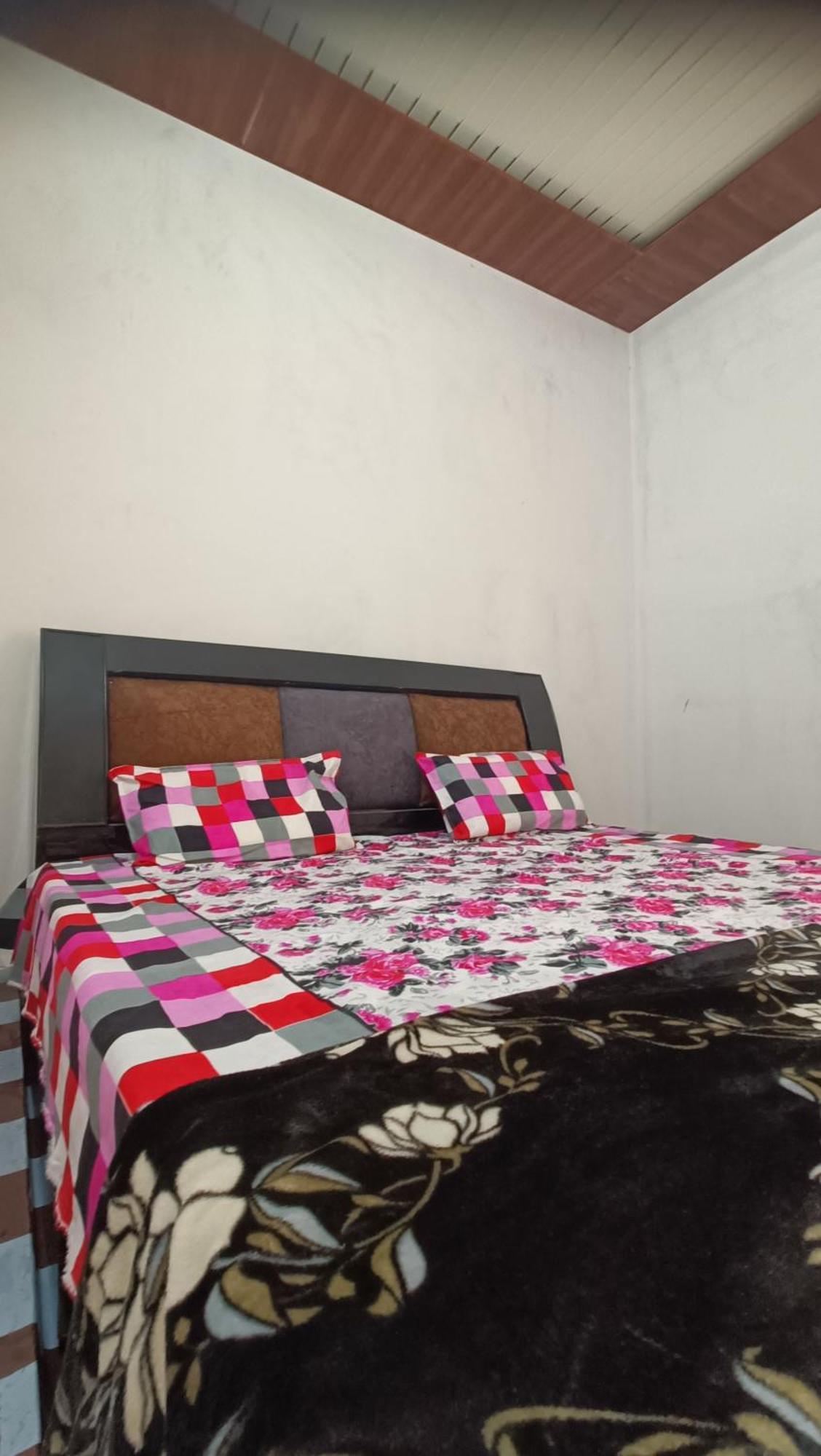 Keshav Narayan Home Stay Mathura Bagian luar foto